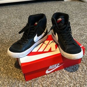 Nike Blazer Mid Grade School